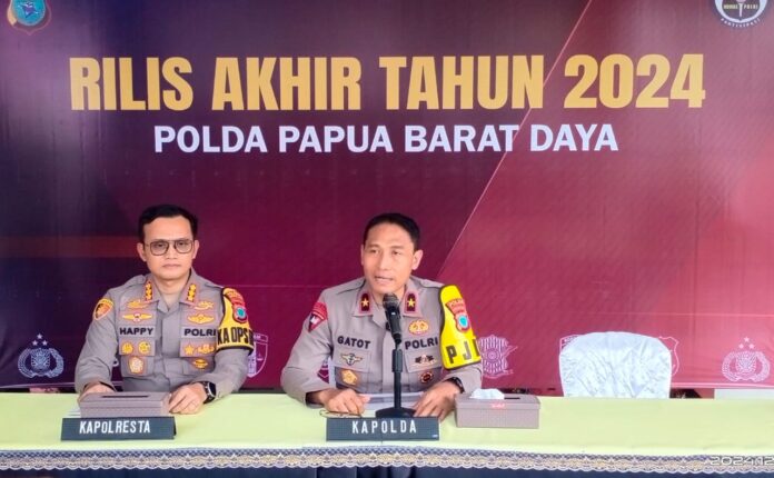 Kapolda Papua Barat Daya Brigjen Gatot Haribowo sebut terjadi penurunan angka kejahatan sepanjang tahun 2024.