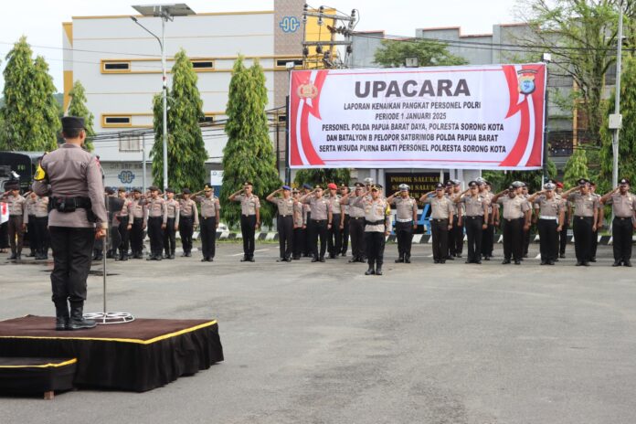 Kapolda Papua Barat Daya Brigjen Gatot Haribowo pimpin upacara korp raport tahun 2024 di Mapolresta Sorong Kota.