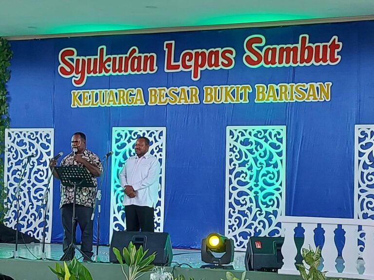 Gubernur dan Wakil Gubernur Papua Barat Daya terpilih hadir dalam syukuran lepas sambut.