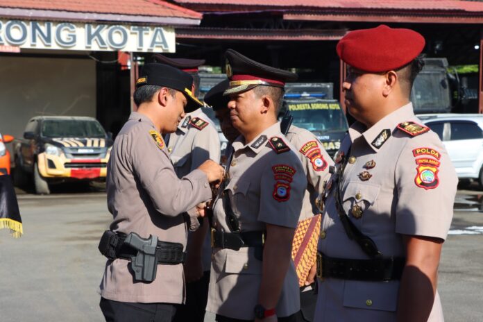 Kompol Indra Gunawan resmi jabat Kabag Ops Polresta Sorong Kota.